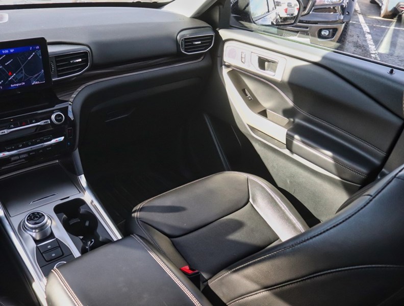 2022 Ford Explorer Limited | 4WD | Hybrid | Nav | Roof | Tow | 360