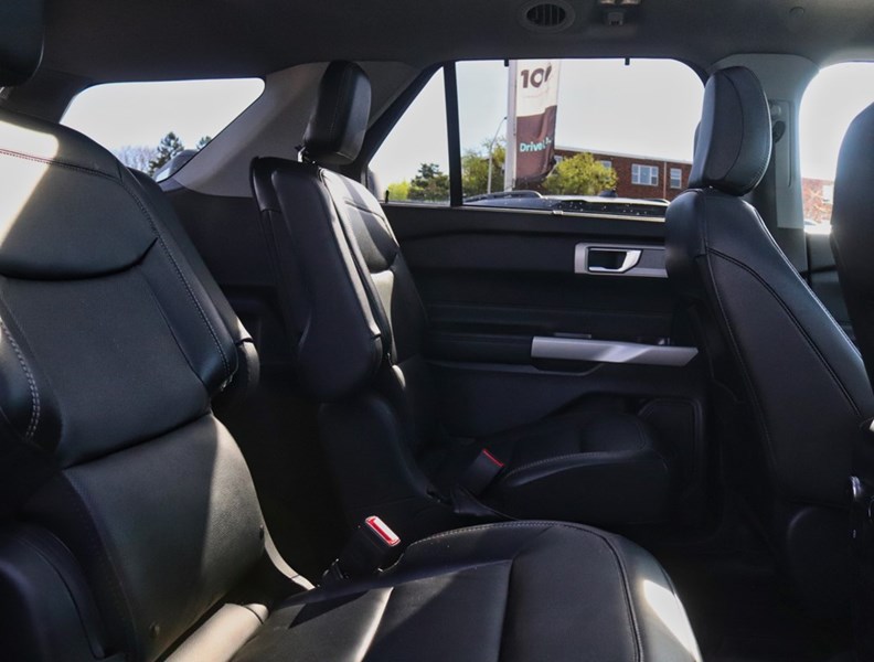 2022 Ford Explorer Limited | 4WD | Hybrid | Nav | Roof | Tow | 360