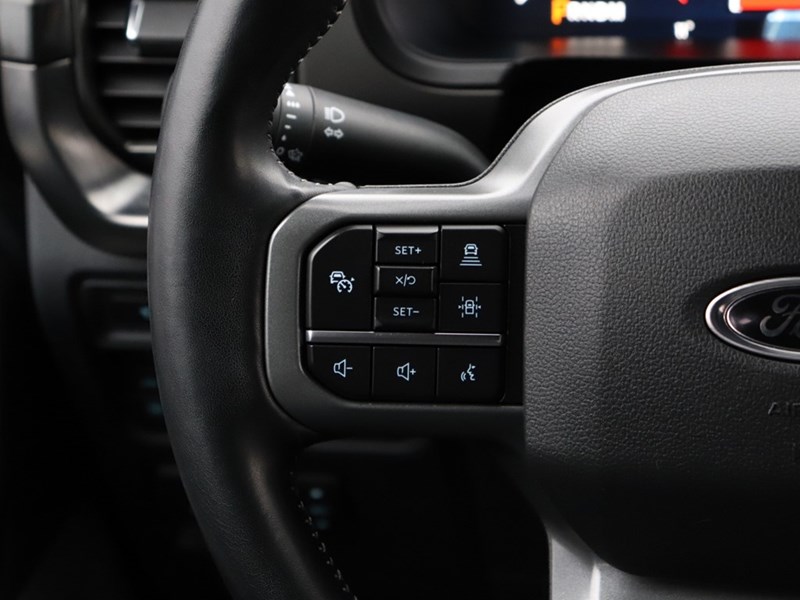 2022 FORD F-150 LARIAT | 4X4 | HYRBID | BLK PKG | ROOF | 360 | 20S