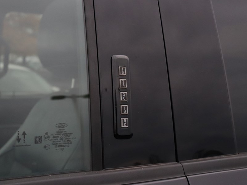 2022 FORD F-150 LARIAT | 4X4 | HYRBID | BLK PKG | ROOF | 360 | 20S