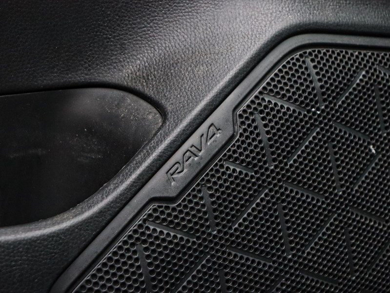 2022 Toyota Rav4 XLE | AWD | 2.5L | Roof | Htd Str Whl |Adptv Cruis