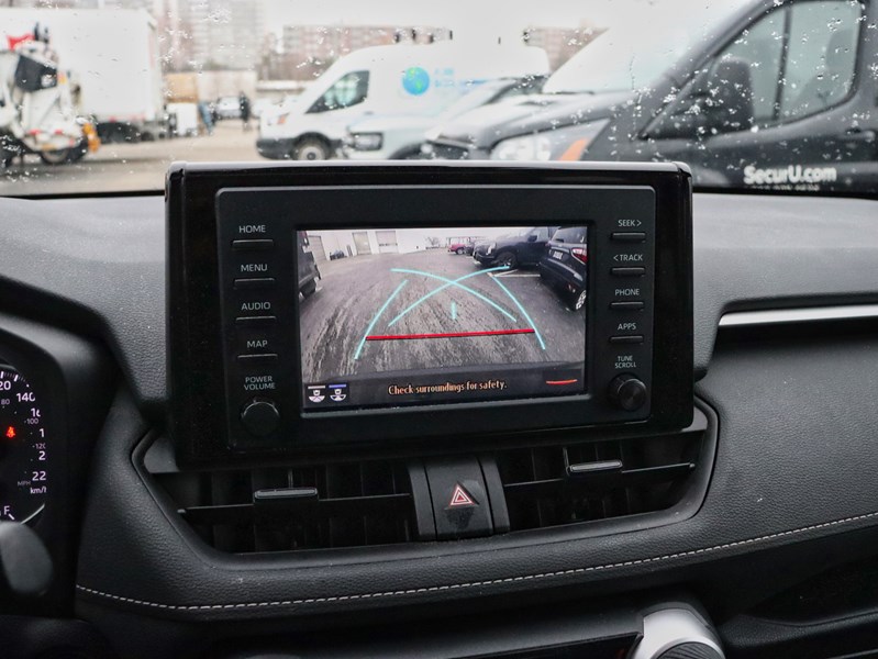 2022 Toyota Rav4 XLE | AWD | 2.5L | Roof | Htd Str Whl |Adptv Cruis