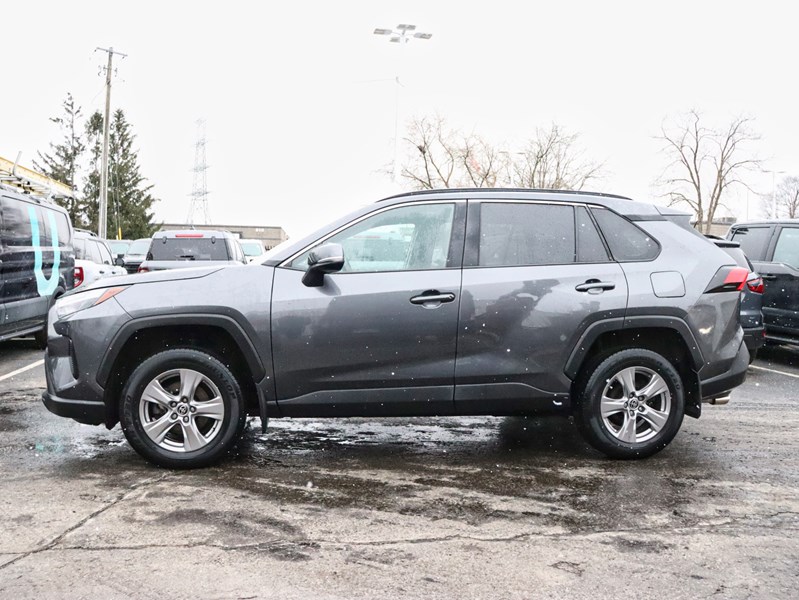 2022 Toyota Rav4 XLE | AWD | 2.5L | Roof | Htd Str Whl |Adptv Cruis
