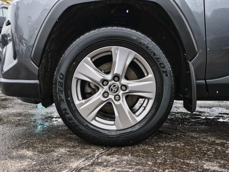 2022 Toyota Rav4 XLE | AWD | 2.5L | Roof | Htd Str Whl |Adptv Cruis