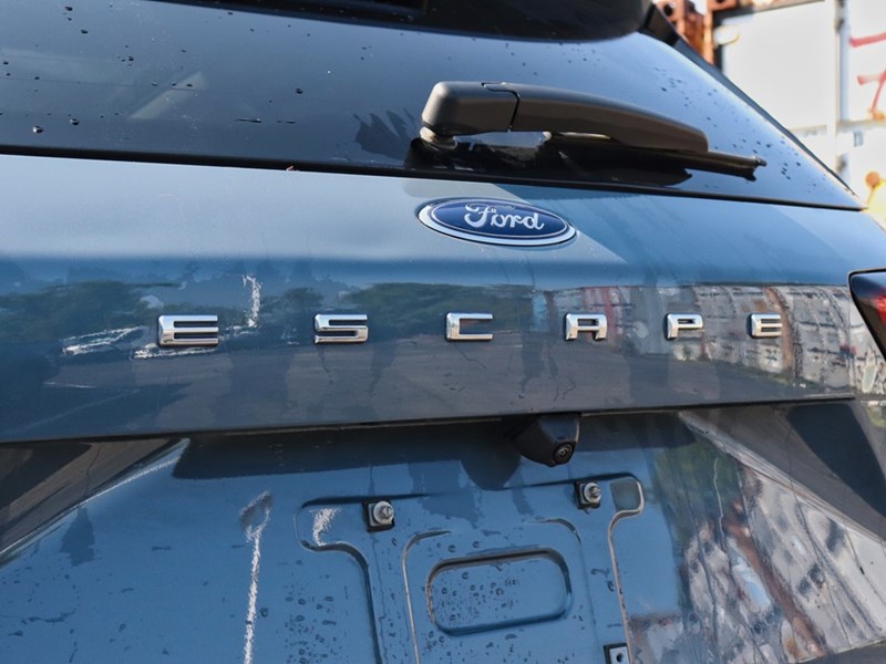 2023 Ford Escape Platinum | AWD | HYBRID | NAV | ROOF | ADP CRUISE