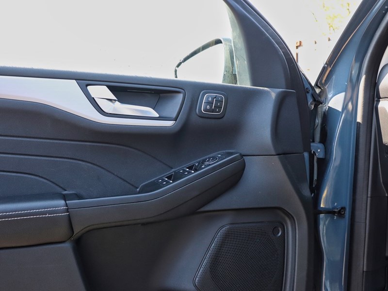 2023 Ford Escape Platinum | AWD | HYBRID | NAV | ROOF | ADP CRUISE