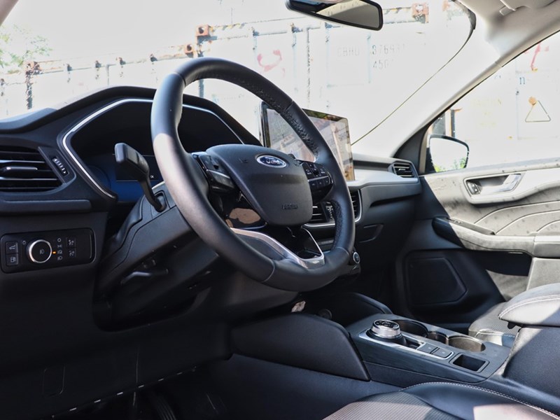 2023 Ford Escape Platinum | AWD | HYBRID | NAV | ROOF | ADP CRUISE