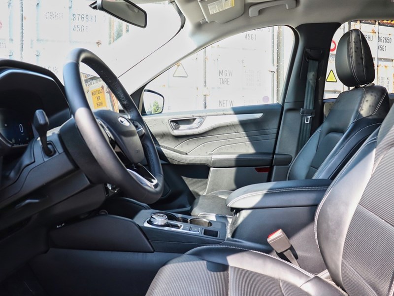 2023 Ford Escape Platinum | AWD | HYBRID | NAV | ROOF | ADP CRUISE