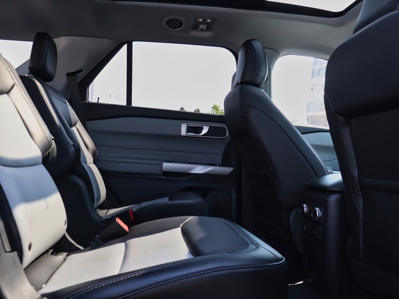 2023 Ford Explorer XLT | 4WD | SPORT PKG | NAV | ROOF | TOW | 20s