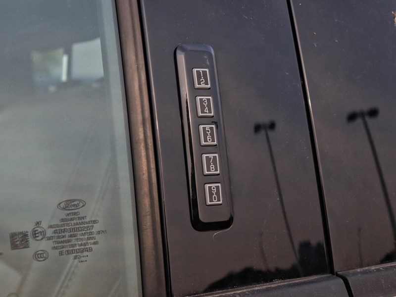 2023 Ford F-150 LARIAT | 4X4 | 5.0L | 502A | ROOF | 360 | FX4| 20s