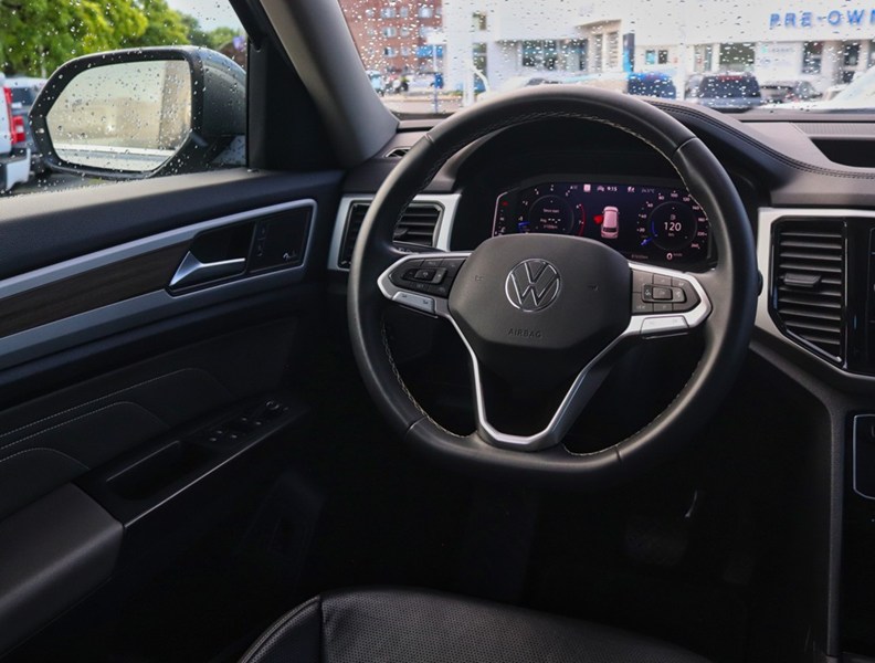 2023 Volkswagen Atlas Highline | 4Motion | 3.6L | Nav | Roof | Leather