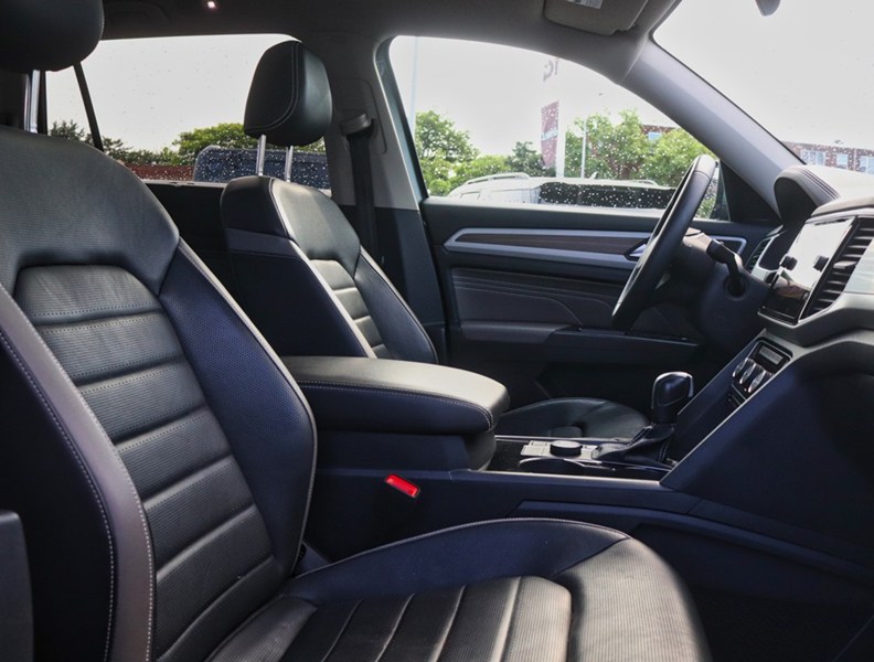 2023 Volkswagen Atlas Highline | 4Motion | 3.6L | Nav | Roof | Leather