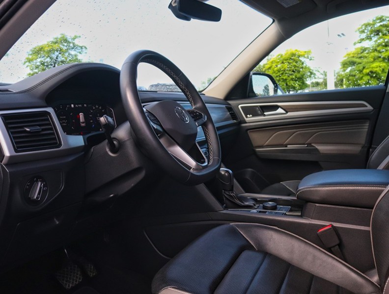 2023 Volkswagen Atlas Highline | 4Motion | 3.6L | Nav | Roof | Leather