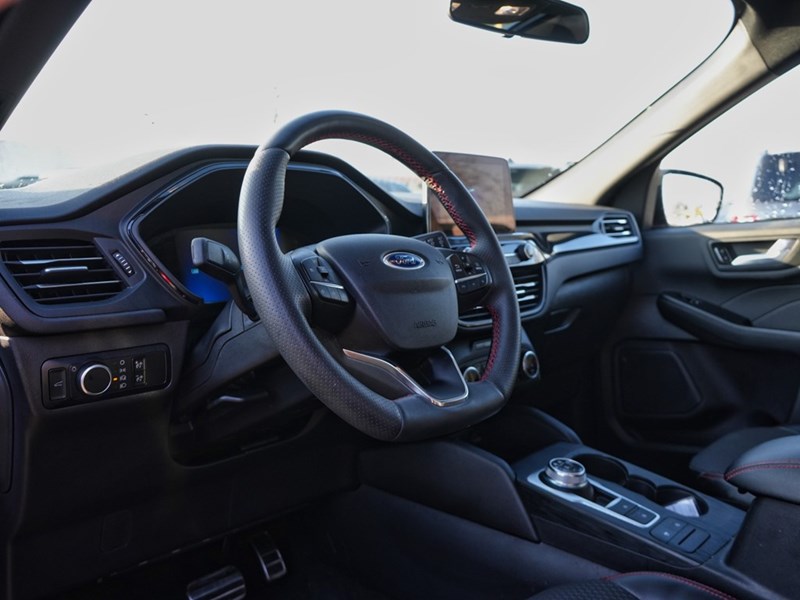 2024 Ford Escape St-Line | AWD | 1.5L | Roof | Htd Str Whl | Blis