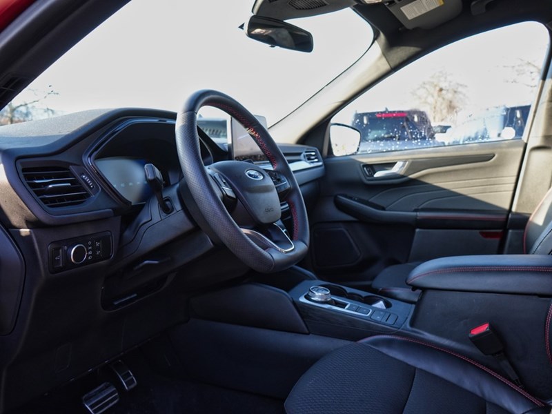 2024 Ford Escape St-Line | AWD | 1.5L | Roof | Htd Str Whl | Blis