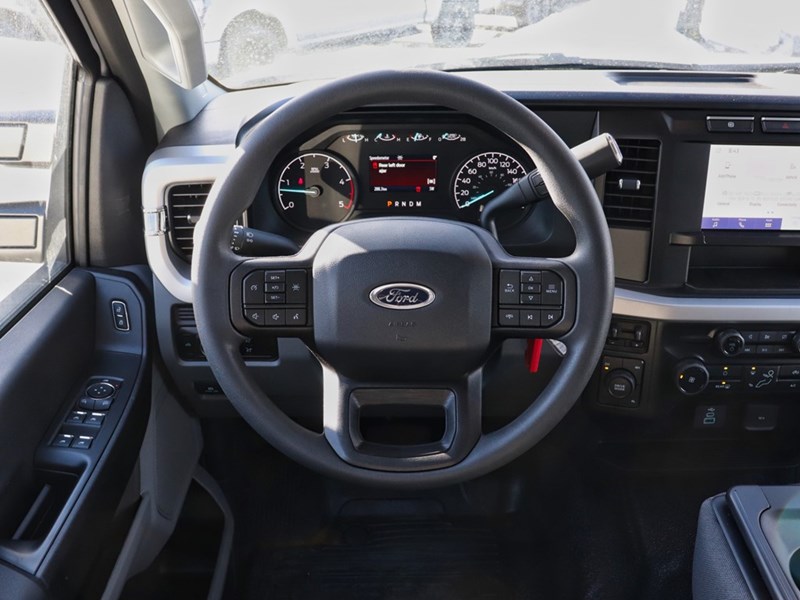 2024 FORD SUPER DUTY F-550 DRW XL 4WD Crew Cab 179