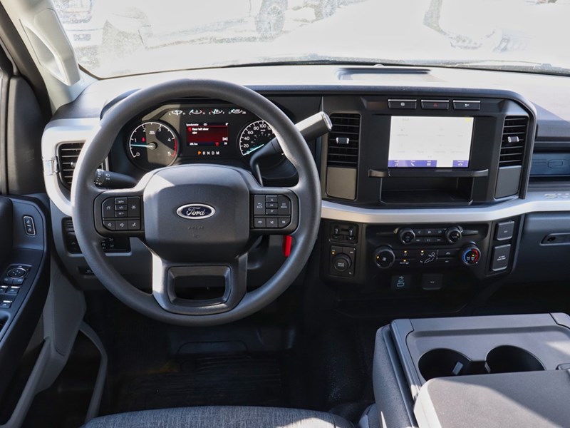 2024 FORD SUPER DUTY F-550 DRW XL 4WD Crew Cab 179