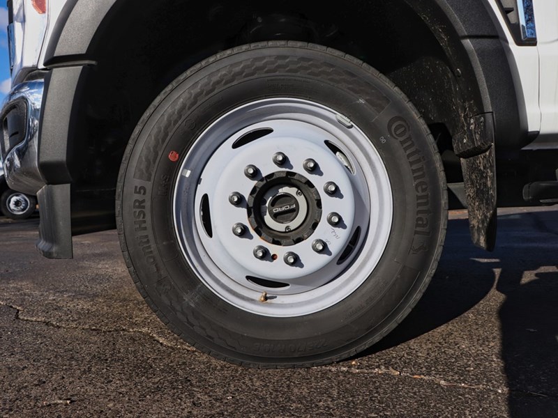 2024 FORD SUPER DUTY F-550 DRW XL 4WD Crew Cab 179