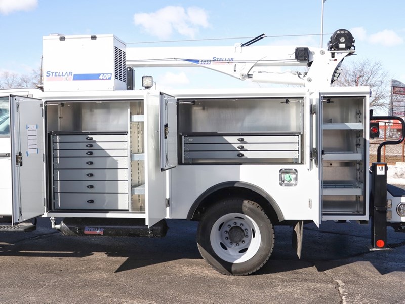 2024 FORD SUPER DUTY F-550 DRW XL 4WD Reg Cab 145