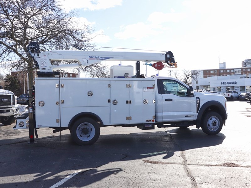 2024 FORD SUPER DUTY F-550 DRW XL 4WD Reg Cab 145