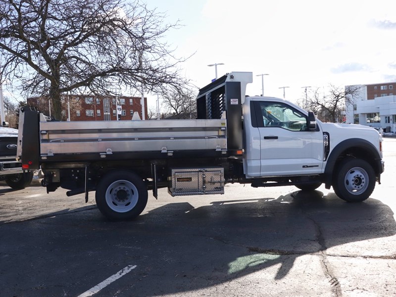 2024 FORD SUPER DUTY F-600 DRW XL 4WD Reg Cab 145