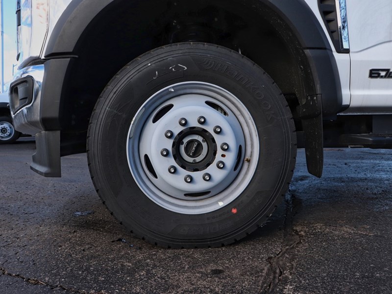 2024 FORD SUPER DUTY F-600 DRW XL 4WD Reg Cab 145