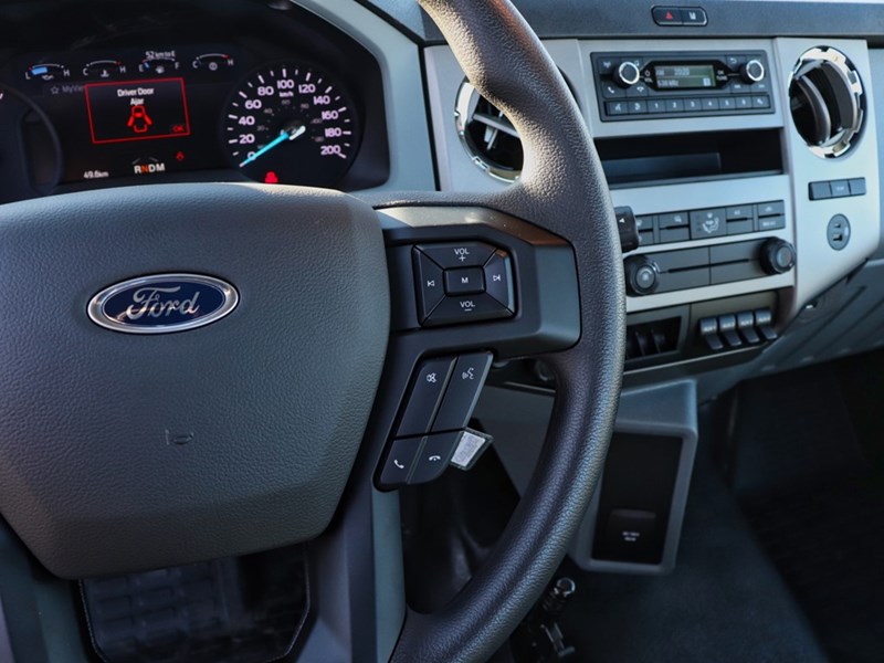 2024 FORD SUPER DUTY F-750 STRAIGHT FRAME Reg Cab