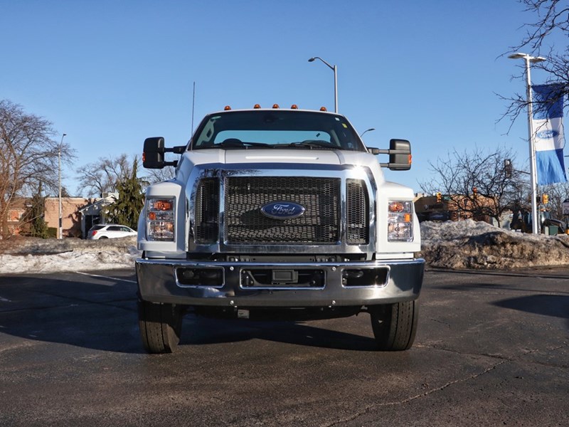 2024 FORD SUPER DUTY F-750 STRAIGHT FRAME Reg Cab