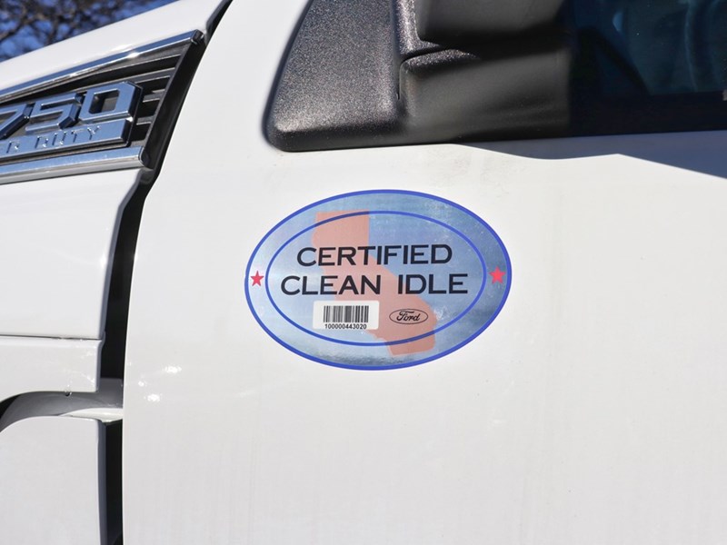 2024 FORD SUPER DUTY F-750 STRAIGHT FRAME Reg Cab