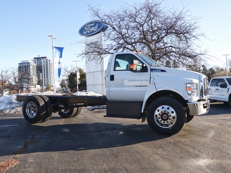 2024 FORD SUPER DUTY F-750 STRAIGHT FRAME Reg Cab