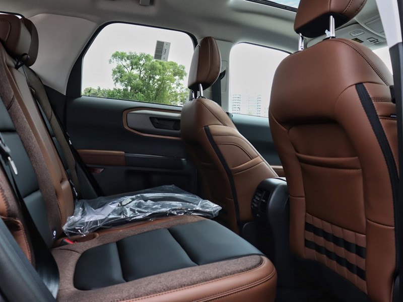 2025 Ford Bronco Sport Outer Banks | 4x4 | 1.5L | TECH PKG | ROOF | LED
