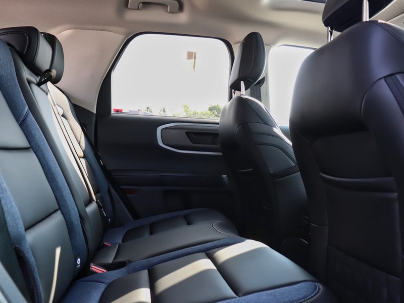 2025 FORD BRONCO SPORT OUTER BANKS | 4X4 | 1.5L | TECH | ROOF | LED