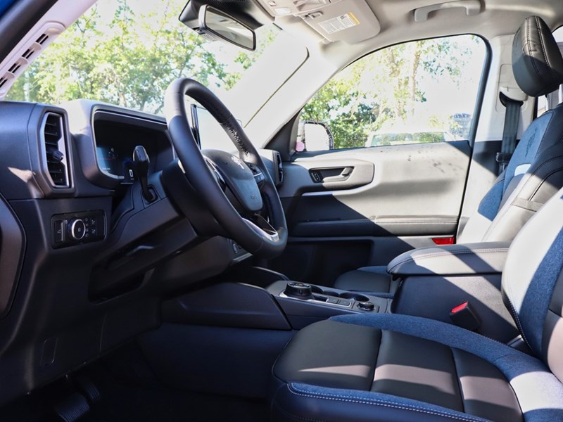 2025 FORD BRONCO SPORT OUTER BANKS | 4X4 | 1.5L | TECH | ROOF | BLIS | LE