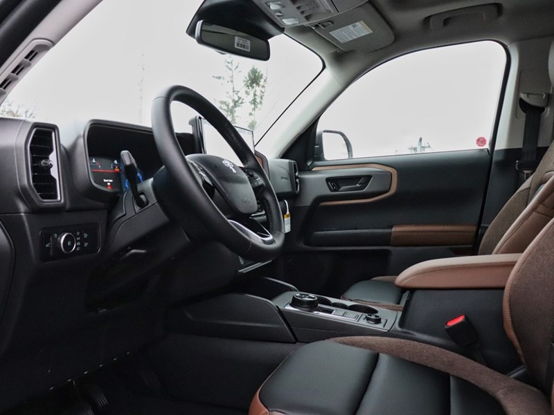 2025 FORD BRONCO SPORT OUTER BANKS | 4X4 | 1.5L | TECH PKG | ROOF | CRGO