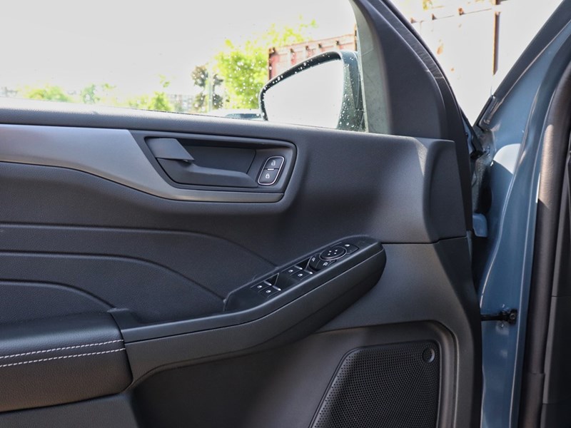 2025 Ford Escape Active | AWD | 1.5L | TECH PK 1 | NAV | HTD STR WH