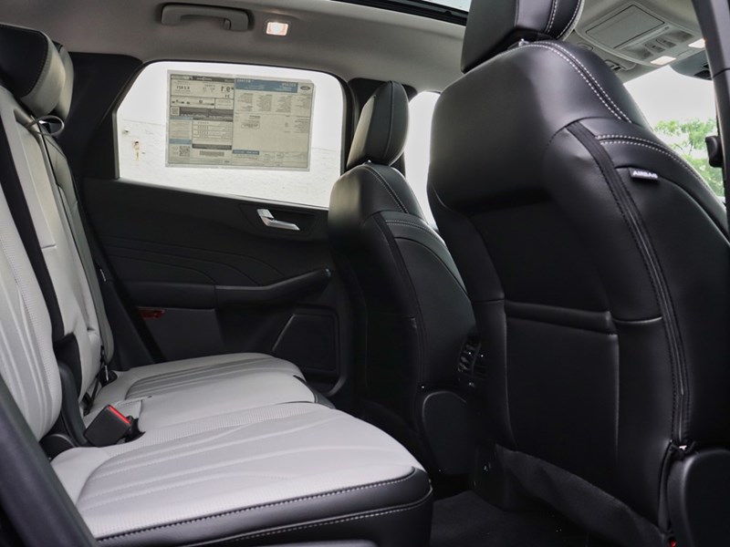 2025 Ford Escape Platinum | AWD | 2.0L | PREM TECH | ROOF | TOW