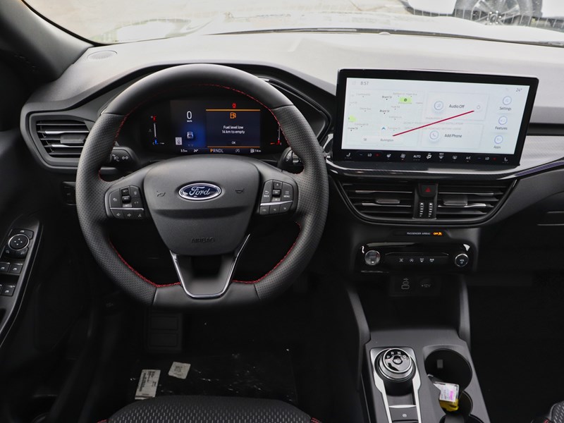 2025 Ford Escape ST-Line | AWD | 1.5L | ROOF | TECH | NAV | HTD STR