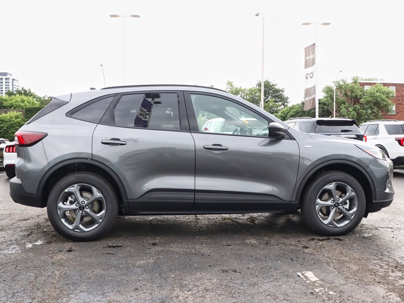 2025 Ford Escape ST-Line | AWD | 1.5L | ROOF | TECH | NAV | HTD STR