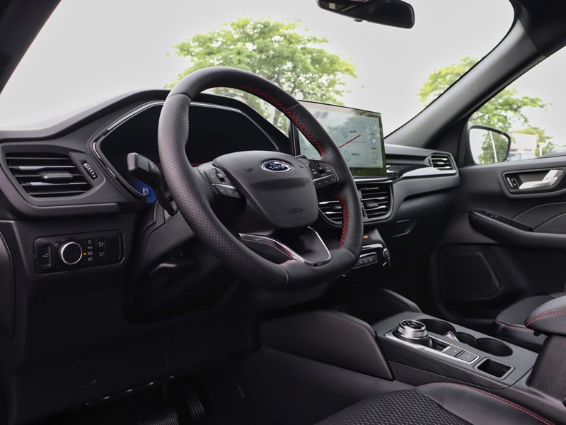 2025 Ford Escape ST-Line | AWD | 1.5L | ROOF | TECH | NAV | HTD STR