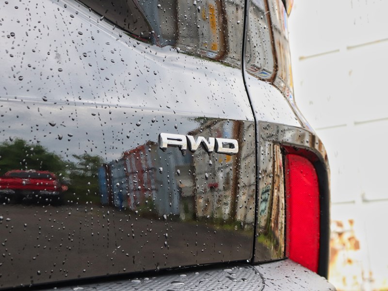 2025 Ford Escape ST-Line | AWD | 1.5L | ROOF | TECH | NAV | HTD STR