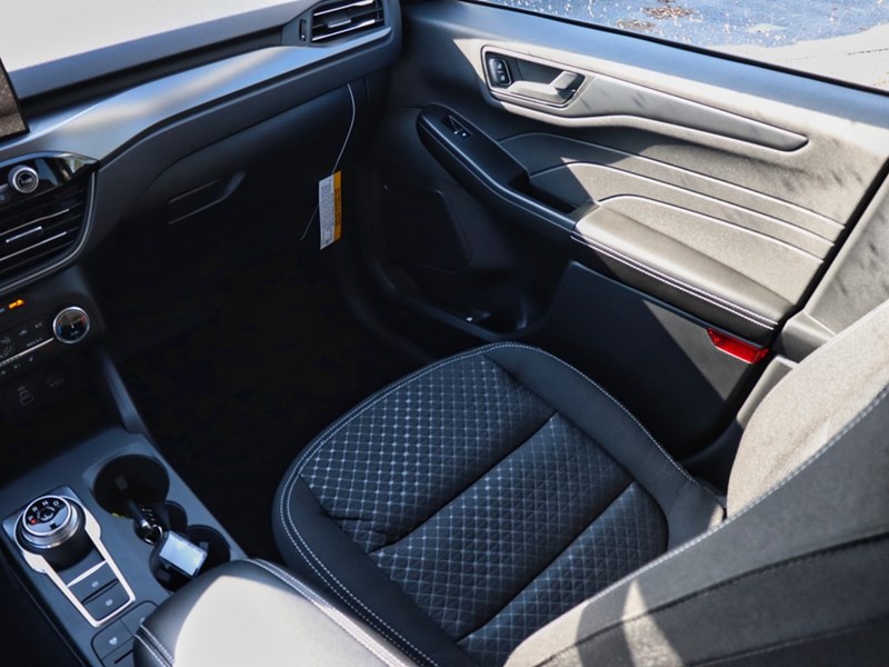 2025 FORD ESCAPE ACTIVE | AWD | 1.5L | HTD STR WHL | REMOTE START