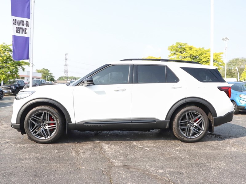 2025 Ford Explorer ST | 4WD| 3.0L |ROOF | NAV |360 |HTD STR WHL | 21s