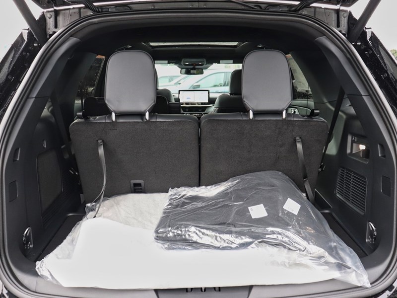 2025 Ford Explorer ST-Line 4WD