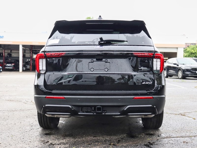 2025 Ford Explorer ST-Line 4WD
