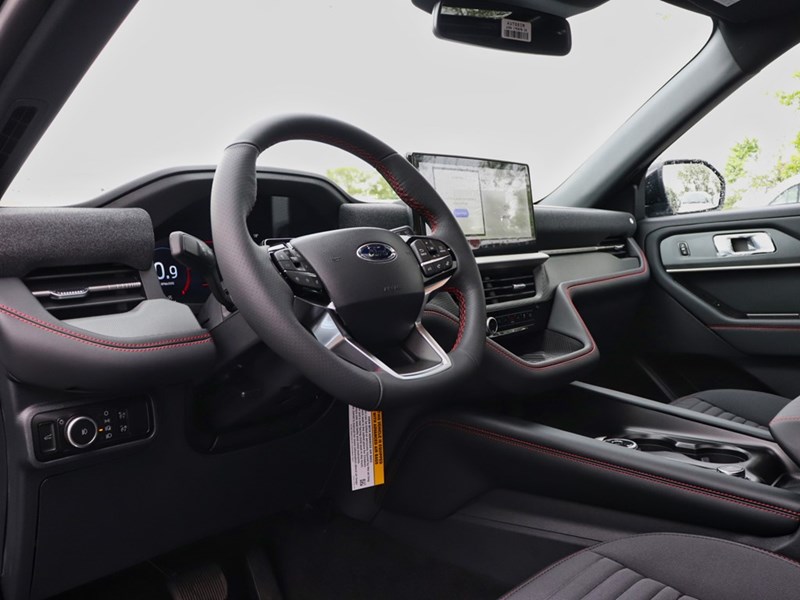 2025 Ford Explorer ST-Line 4WD