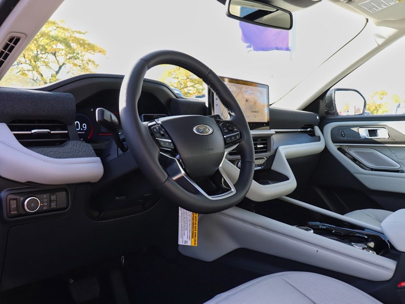 2025 FORD EXPLORER PLATINUM | 4WD | 2.3L | LUX LEATHER PKG | 21S