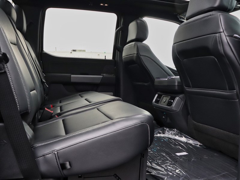2025 Ford F-150 XLT | 4X4 | 2.7L | 303A | BLK PK PLUS | ROOF | FX4