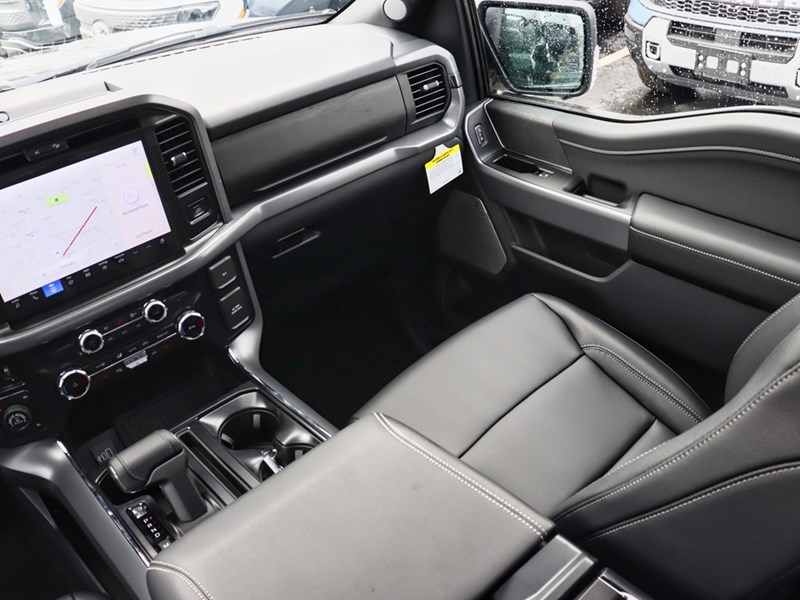 2025 Ford F-150 XLT | 4X4 | 2.7L | 303A | ROOF| BLK PK PLS|BED UTL