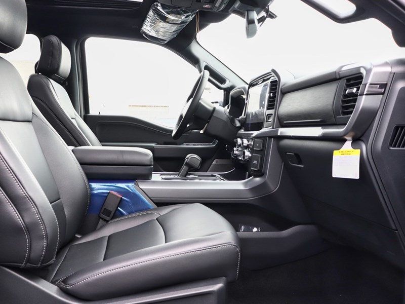 2025 Ford F-150 XLT | 4X4 | 2.7L | 303A | ROOF| BLK PK PLS|BED UTL