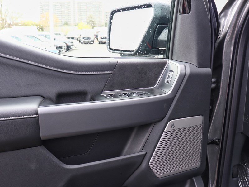 2025 Ford F-150 XLT | 4X4 | 2.7L | 303A | ROOF| BLK PK PLS|BED UTL